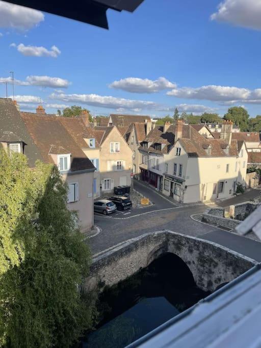 Duplex Bord De L'Eure - Parking Inclus - Jolie Vue Sur La Cathedrale Apartment Chartres Exterior photo